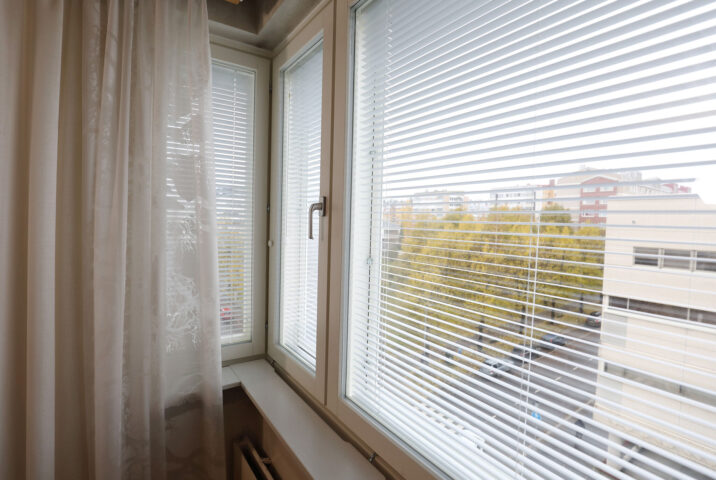 Miten taloyhtiön ikkunaremontti vaikuttaa aina ilmanvaihtoon ja mobiilikuuluvuuteen?