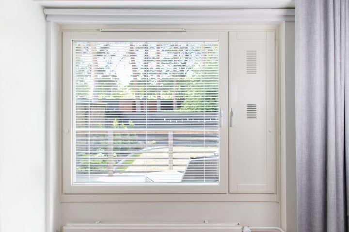 Rivitaloyhtiössä asuva perhe toivoi parannusta aikakauden rakennuksille tyypilliseen puutteelliseen ilmanvaihtoon